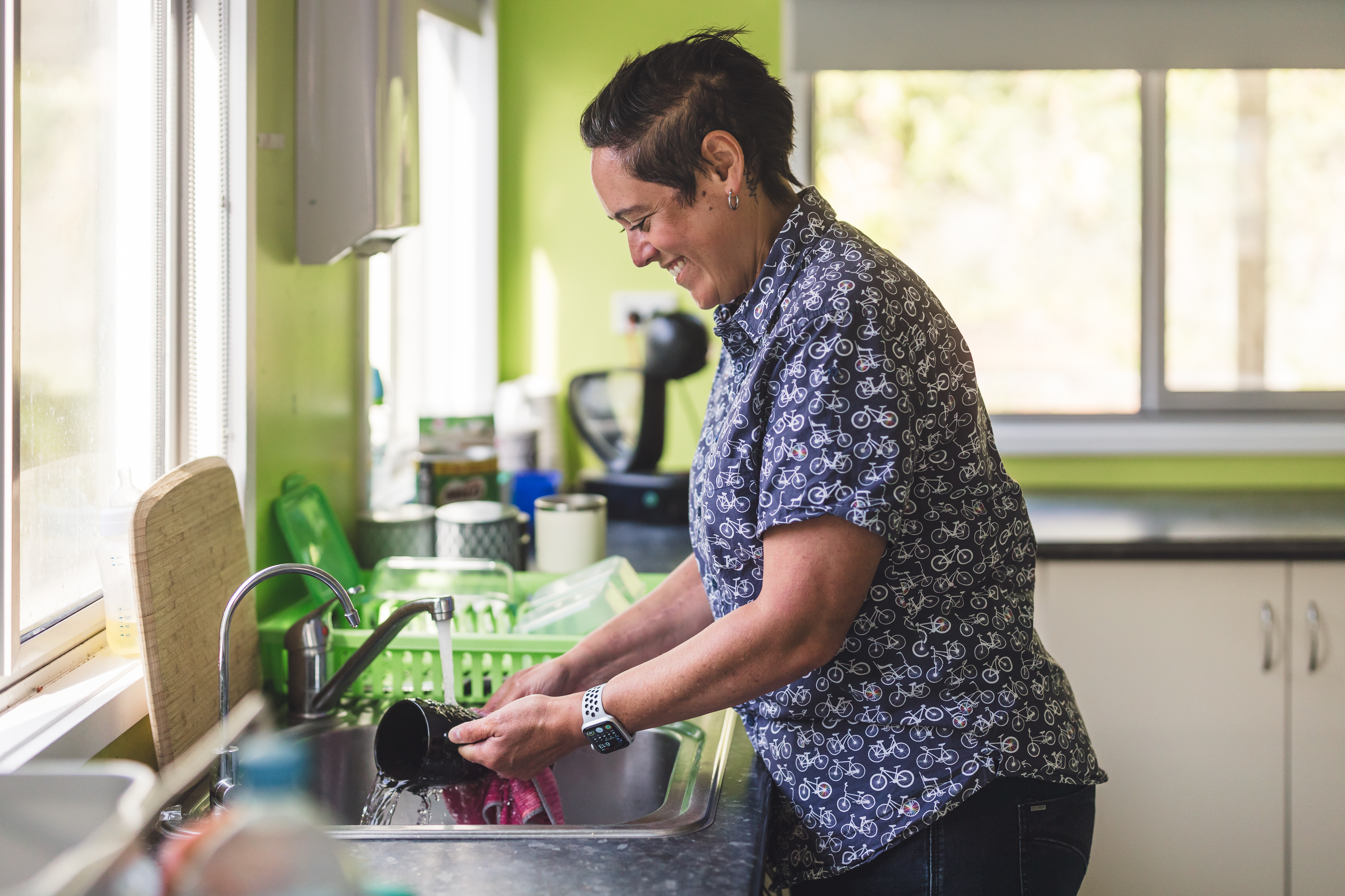 MW Wahine doing dishes 3.jpg